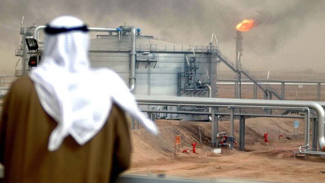 Эр-Рияд резко снизил цены на нефть для Европы